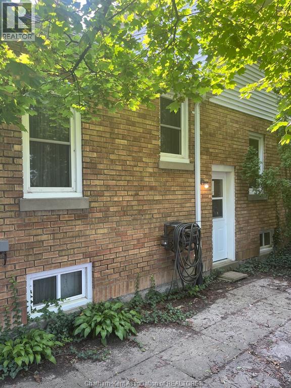 Photo 2 of 89 Gladstone Avenue, Chatham ON