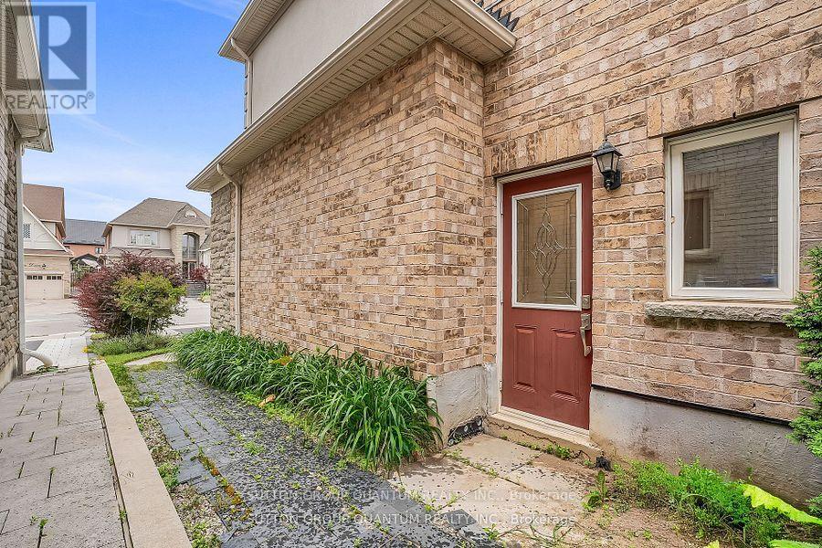 Photo 10 of 5 Riverstone Drive, Brampton ON