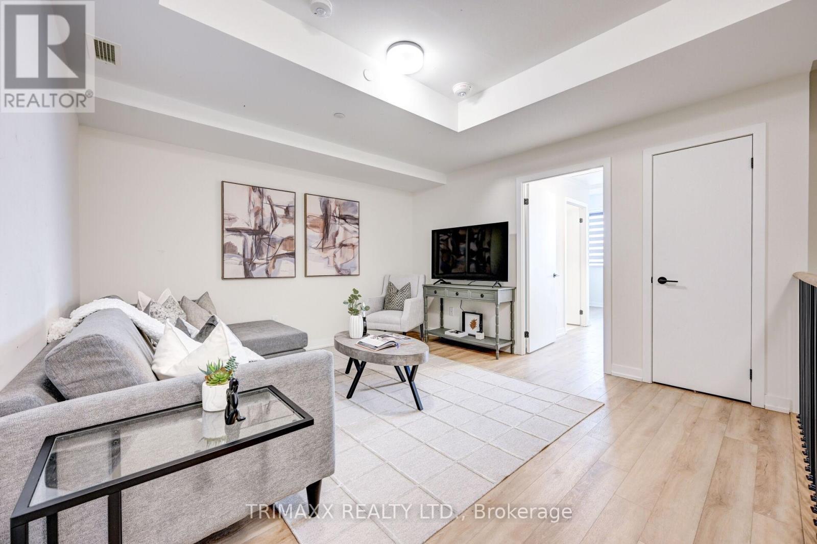 Photo 25 of 102 12 Symes Road, Toronto ON