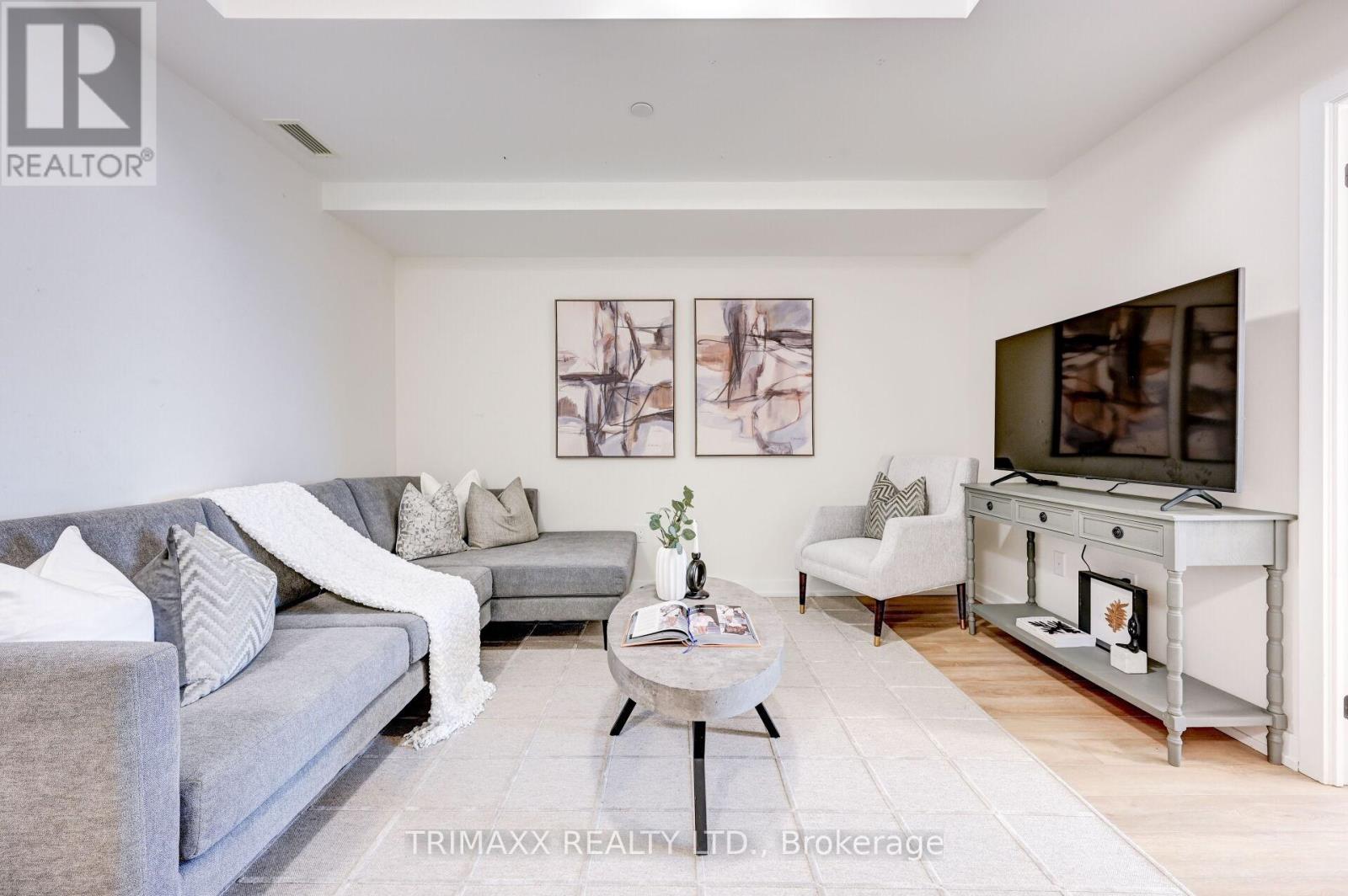 Photo 10 of 102 12 Symes Road, Toronto ON