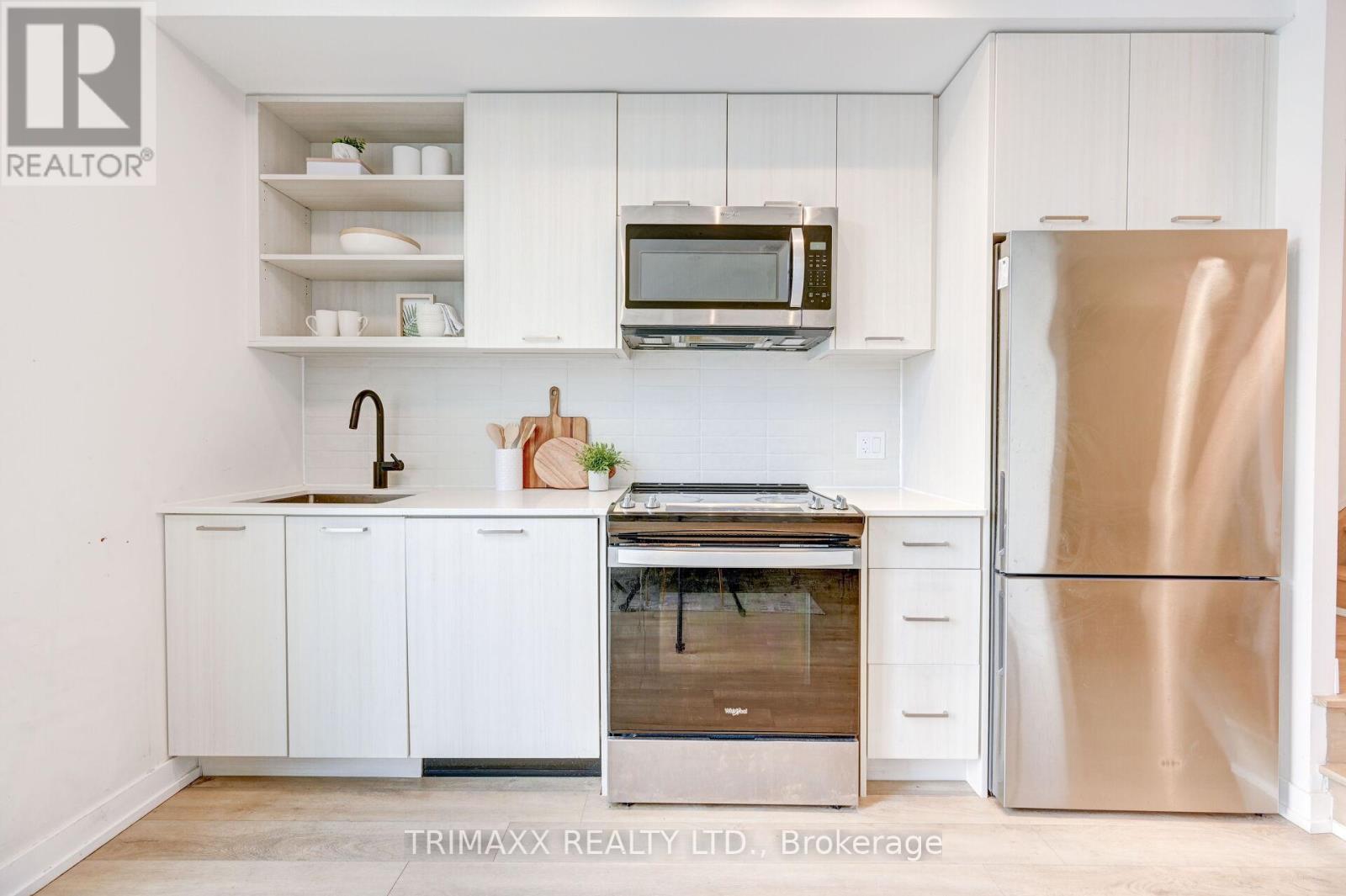 Photo 3 of 102 12 Symes Road, Toronto ON