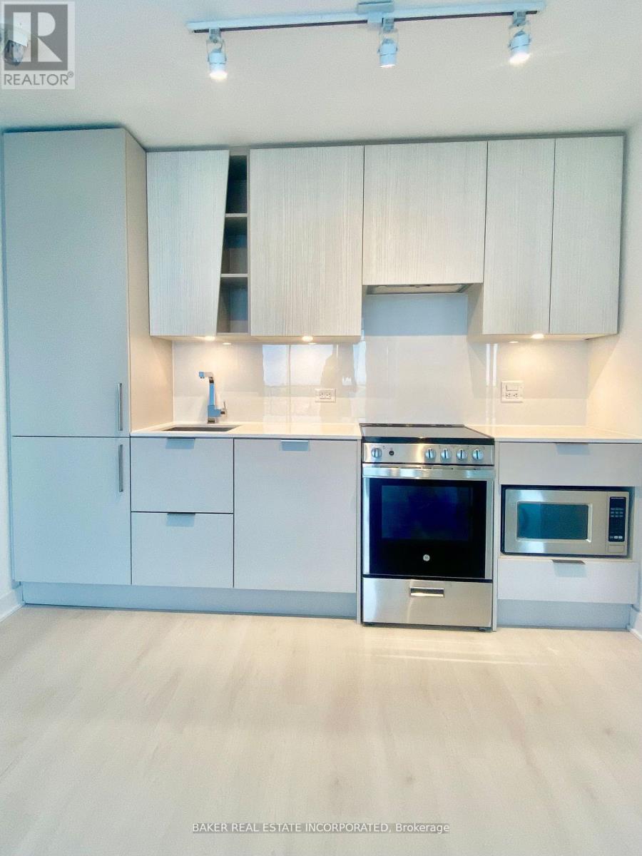 Photo 3 of 4601 3900 Confederation Parkway, Mississauga ON