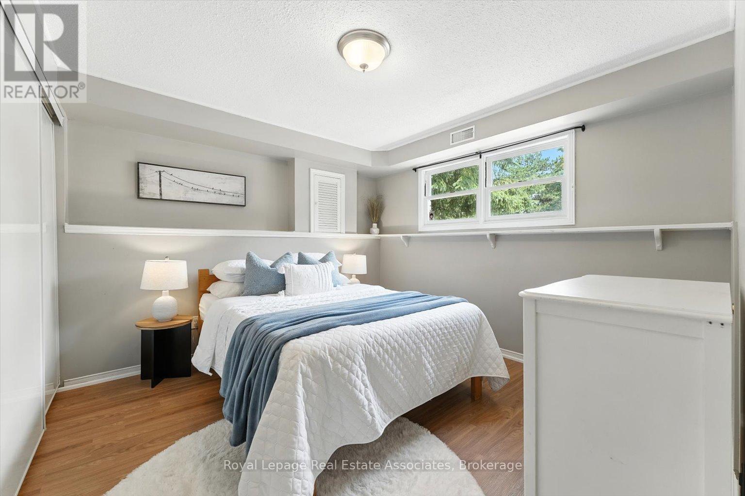 Photo 24 of 45 Quarry Drive, Orangeville ON