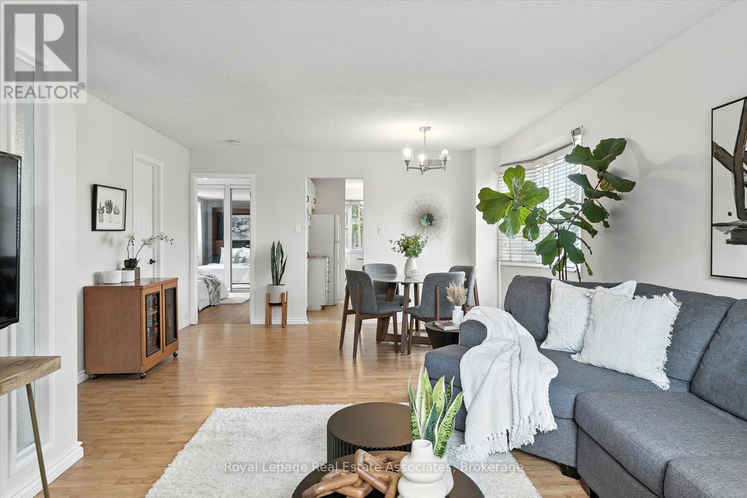 Photo 4 of 45 Quarry Drive, Orangeville ON