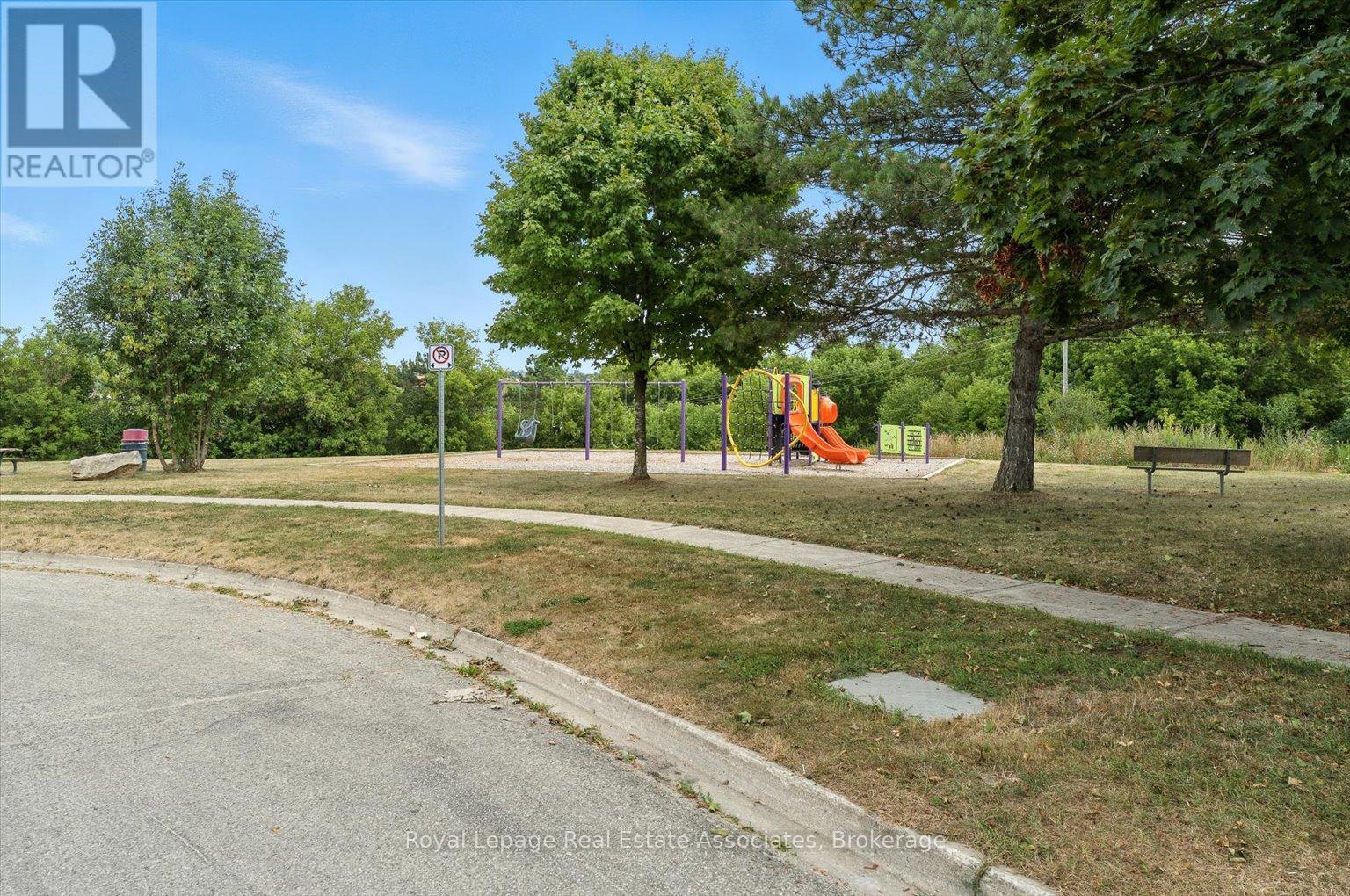 Photo 42 of 45 Quarry Drive, Orangeville ON