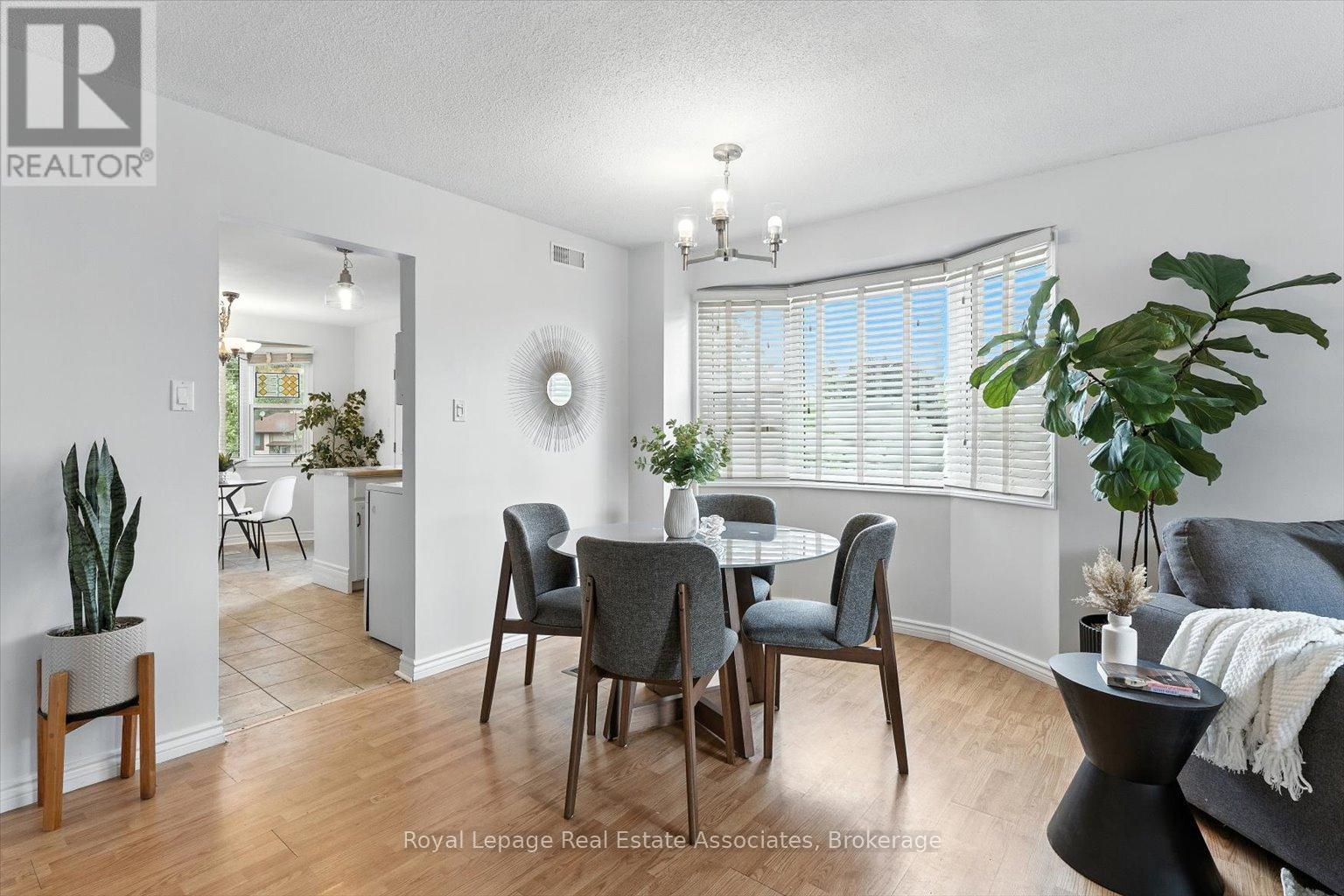 Photo 9 of 45 Quarry Drive, Orangeville ON