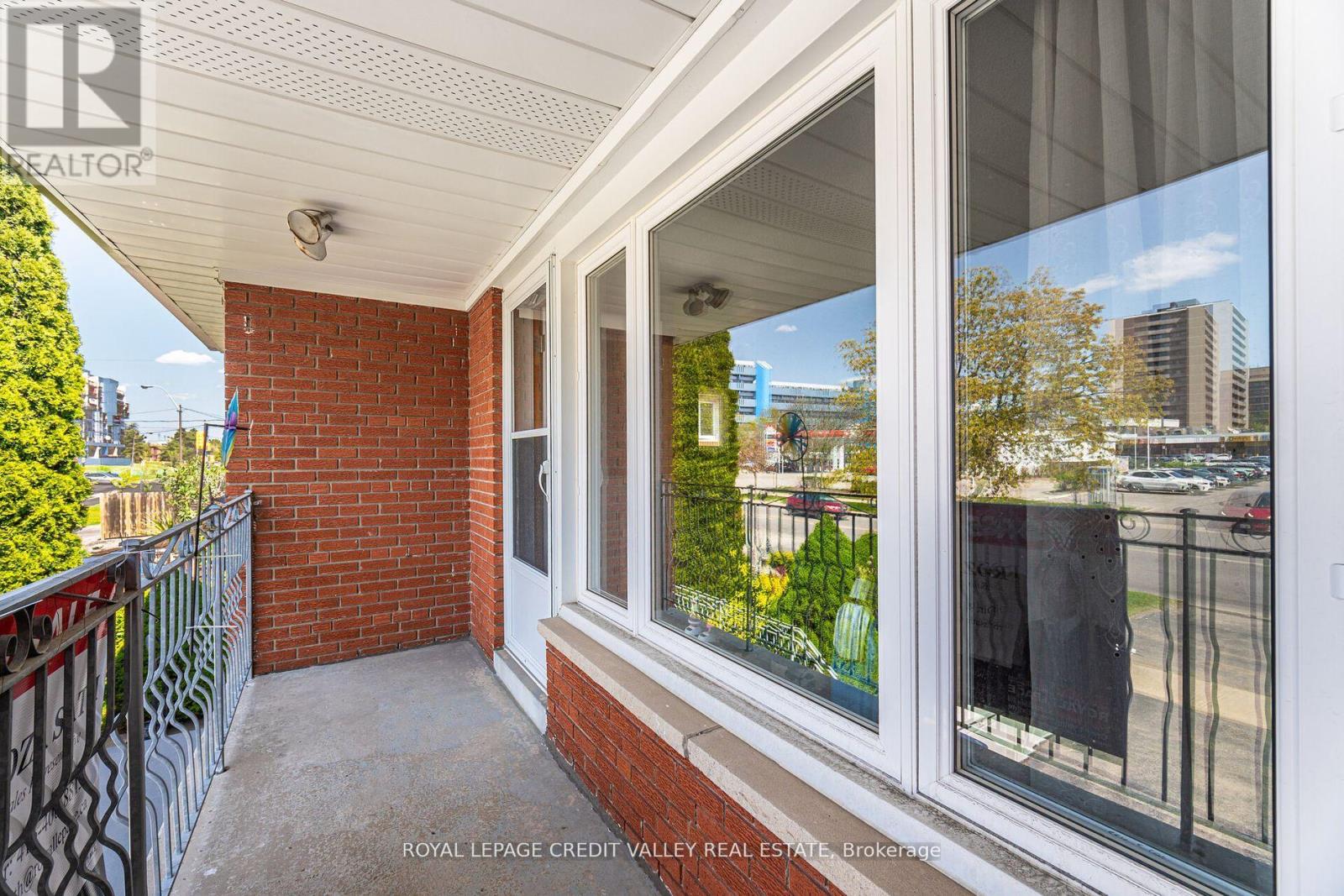 Photo 5 of 55 Shoreham Drive, Toronto ON