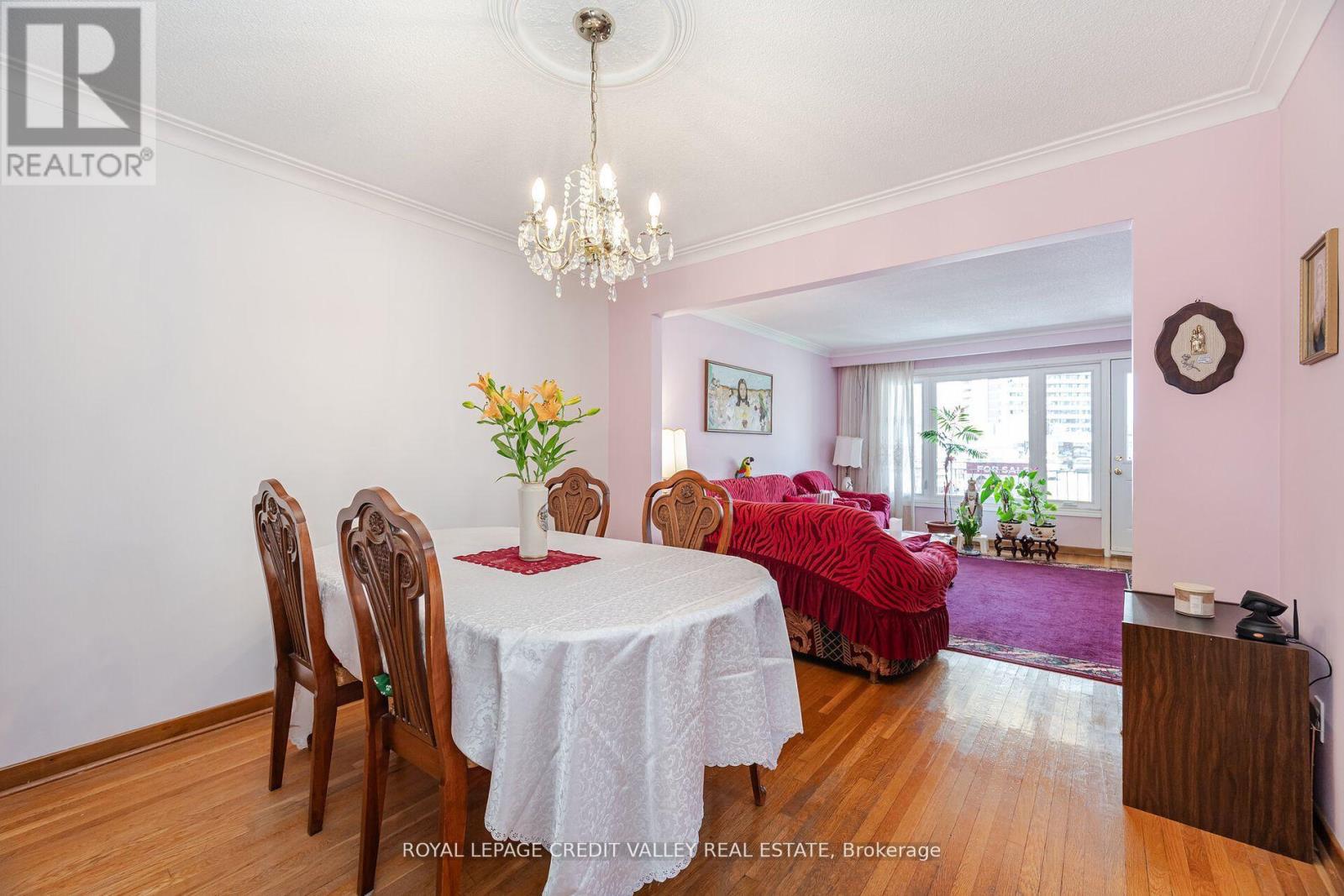 Photo 3 of 55 Shoreham Drive, Toronto ON