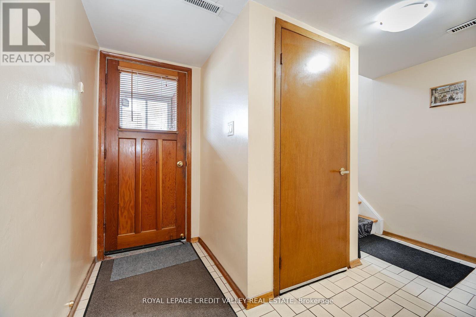 Photo 9 of 55 Shoreham Drive, Toronto ON