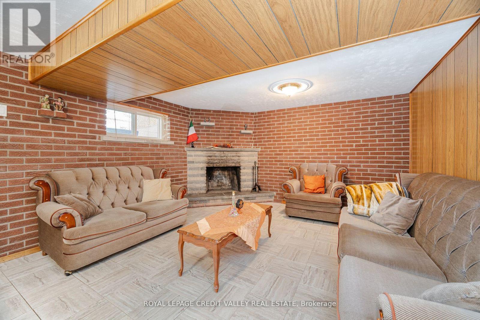 Photo 21 of 55 Shoreham Drive, Toronto ON