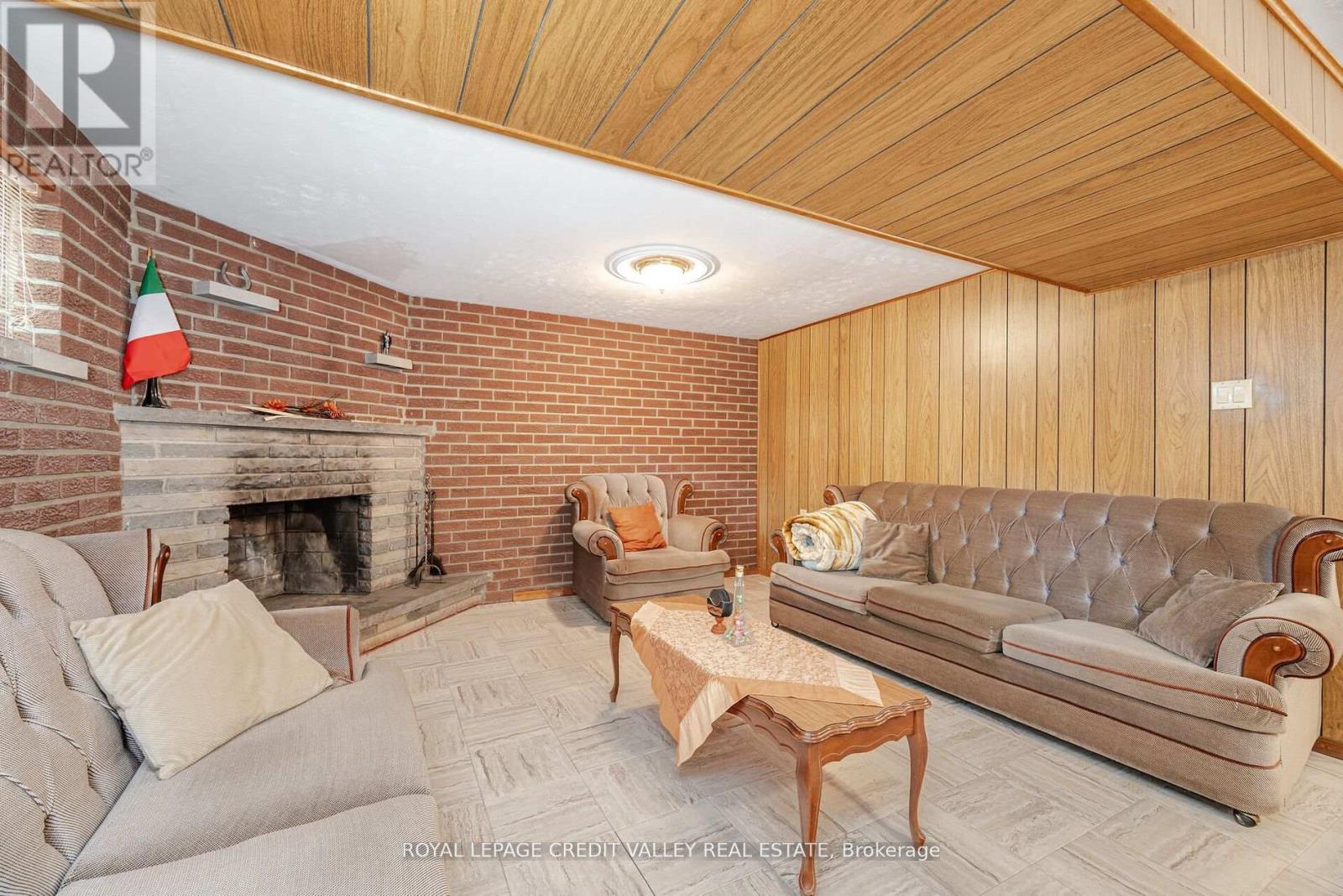 Photo 14 of 55 Shoreham Drive, Toronto ON