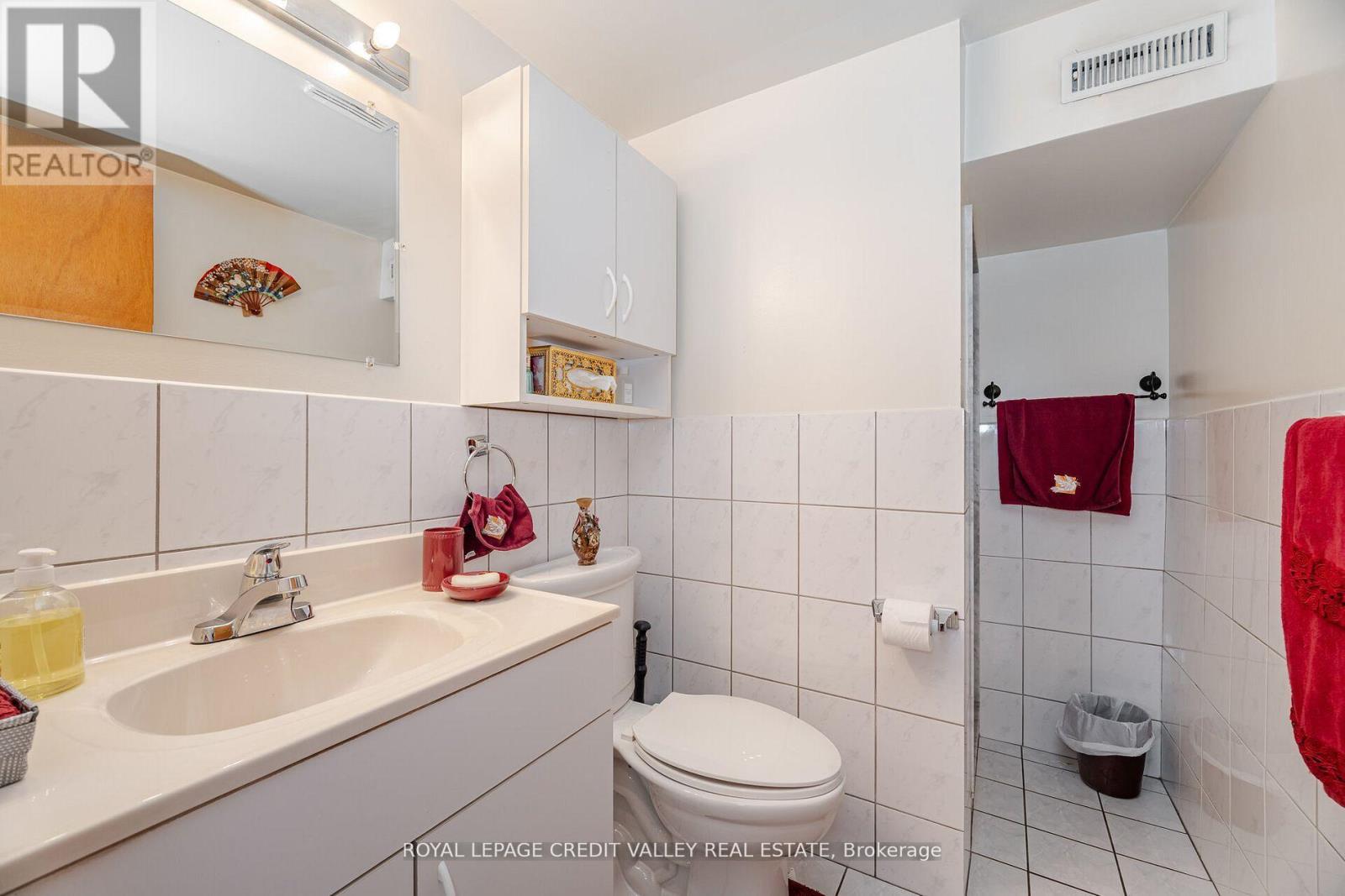 Photo 22 of 55 Shoreham Drive, Toronto ON