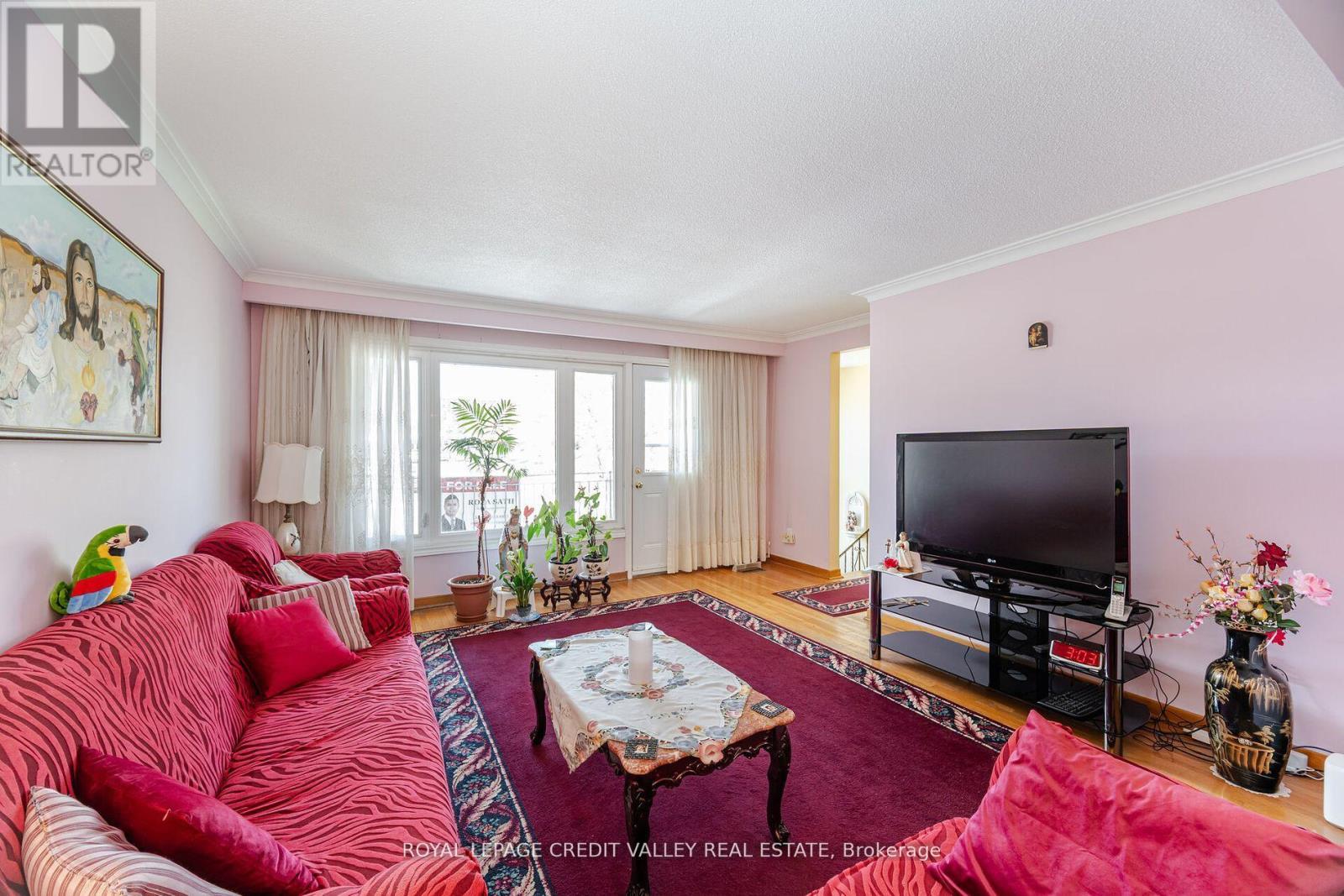 Photo 36 of 55 Shoreham Drive, Toronto ON