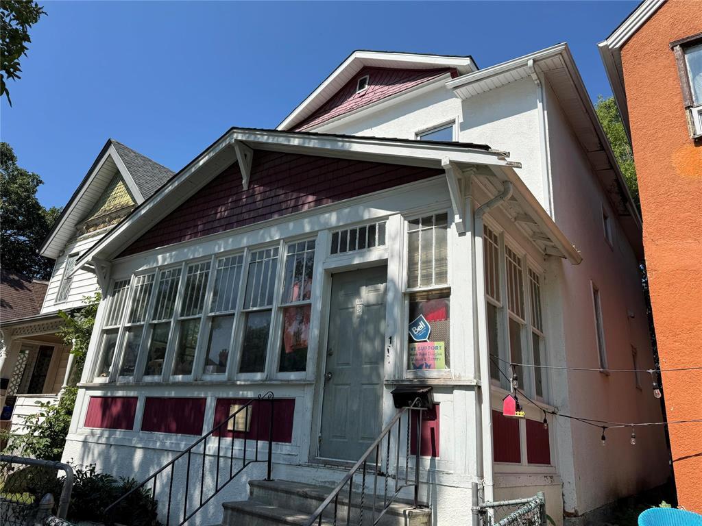 Photo 1 of 107 Hallet Street, Winnipeg MB