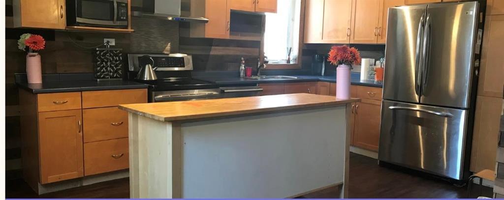Photo 2 of 107 Hallet Street, Winnipeg MB