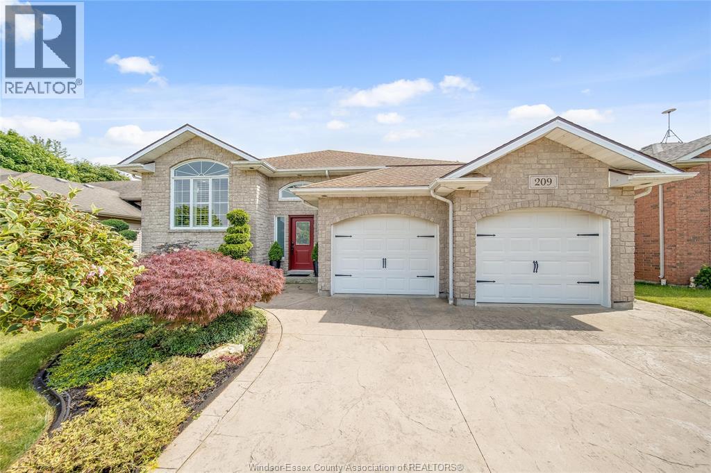 Photo 1 of 209 James Avenue, Kingsville ON