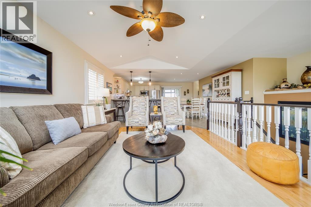 Photo 10 of 209 James Avenue, Kingsville ON