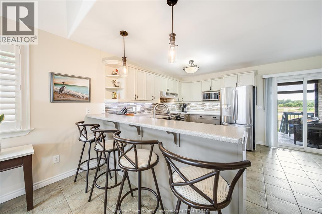 Photo 14 of 209 James Avenue, Kingsville ON