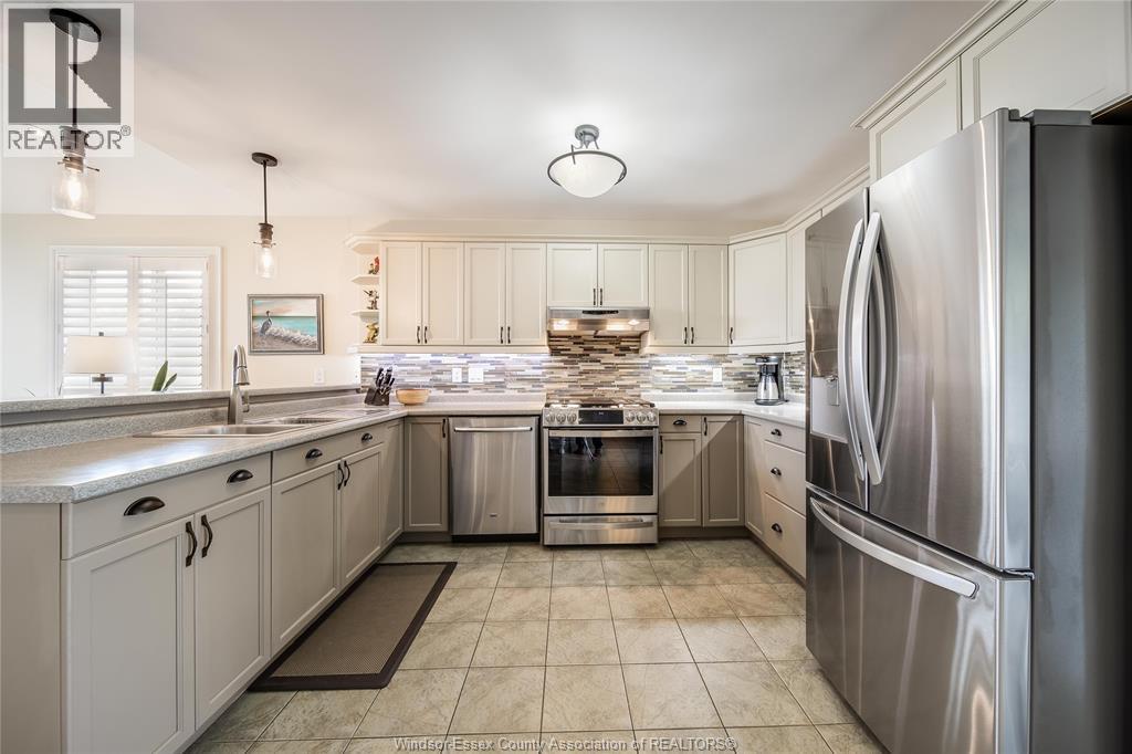 Photo 17 of 209 James Avenue, Kingsville ON