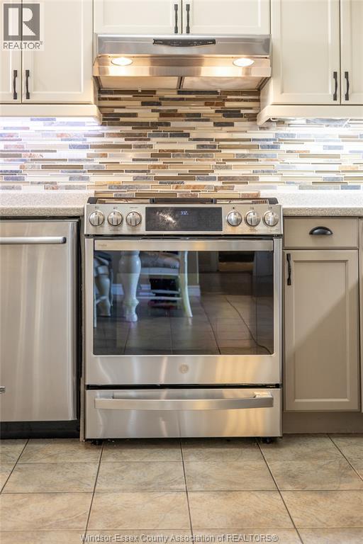 Photo 19 of 209 James Avenue, Kingsville ON