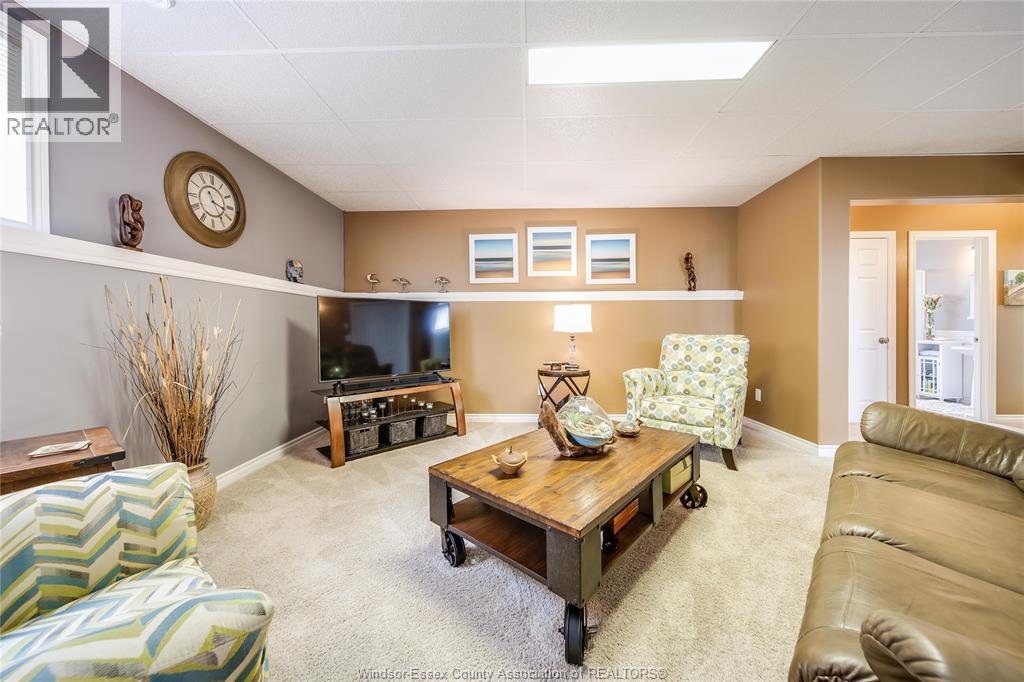 Photo 30 of 209 James Avenue, Kingsville ON