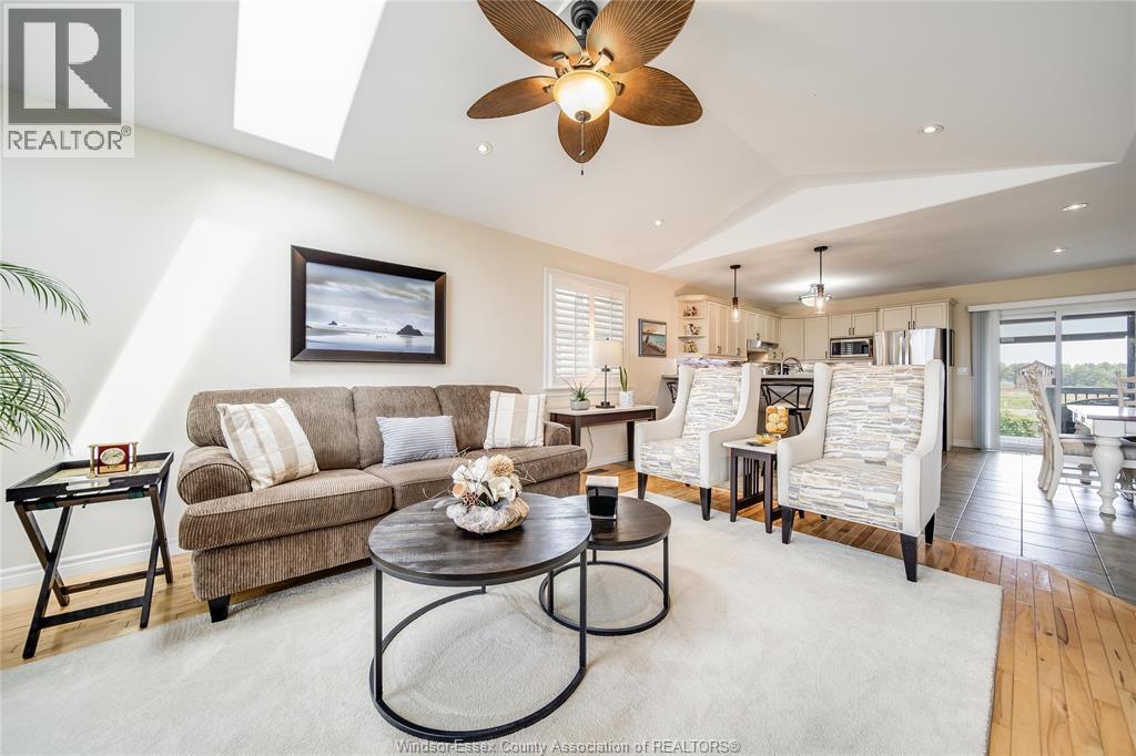 Photo 9 of 209 James Avenue, Kingsville ON
