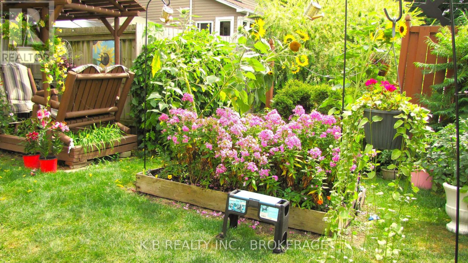 Photo 23 of 229 Gore Street E, Perth ON