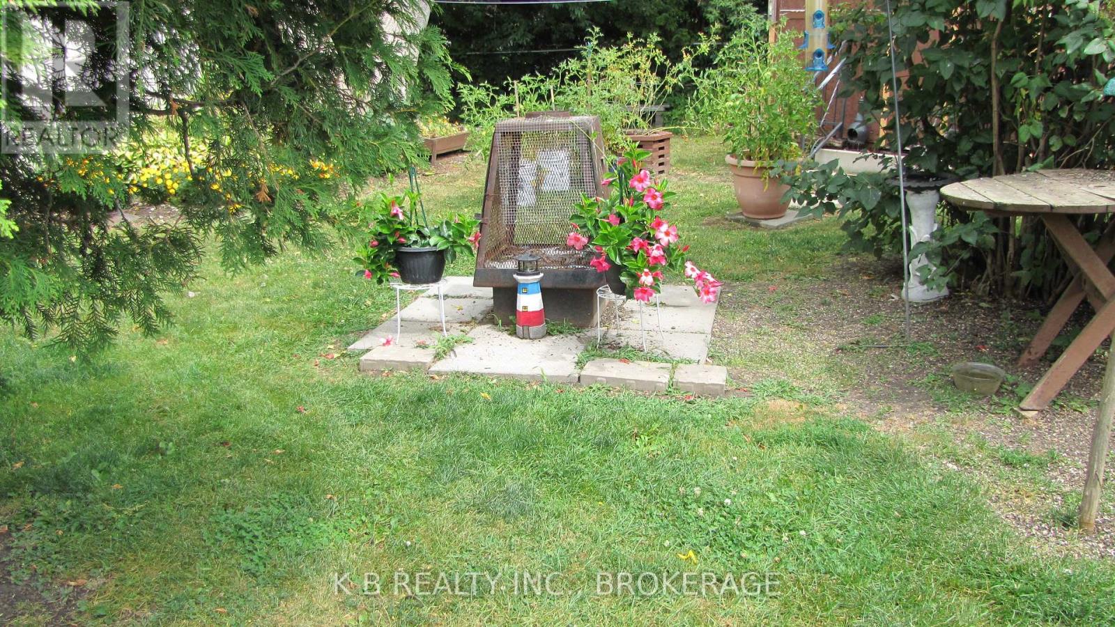 Photo 26 of 229 Gore Street E, Perth ON