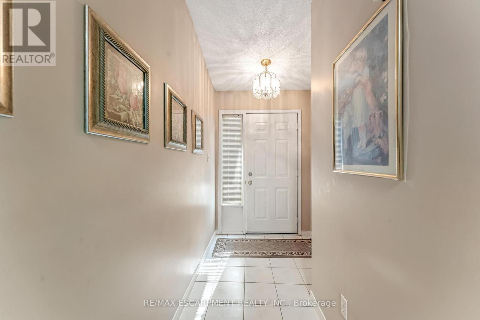Photo 3 of 17 25 Kitty Murray Lane, Hamilton ON