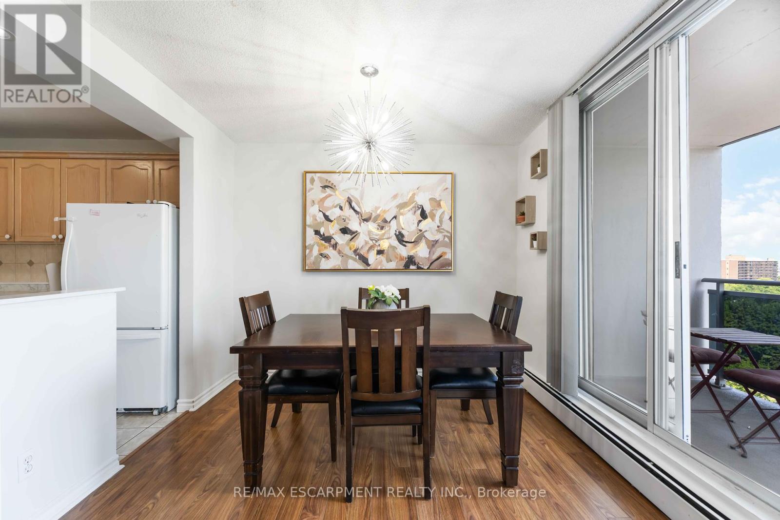 Photo 10 of 1004 75 Glenburn Court, Hamilton ON