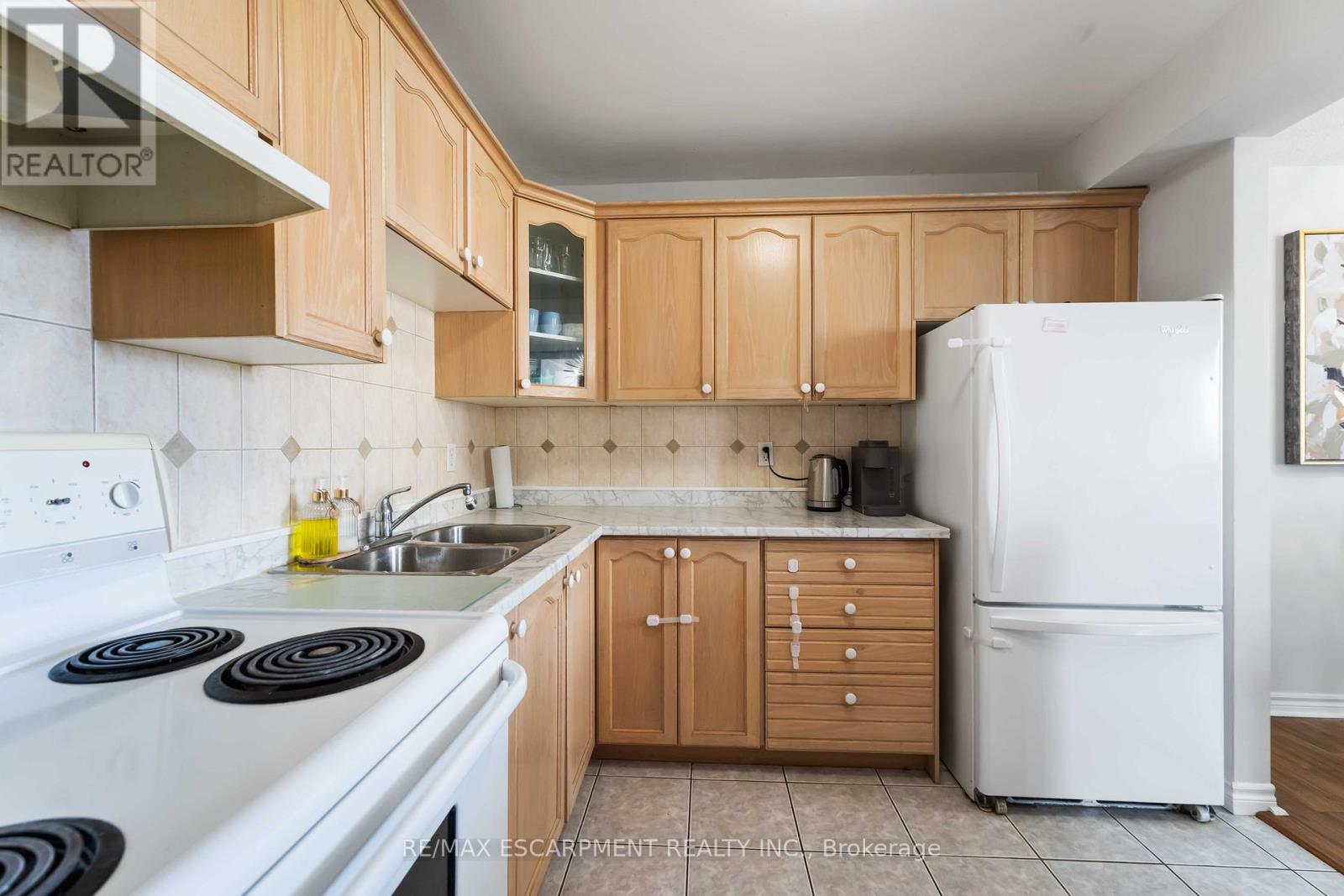 Photo 16 of 1004 75 Glenburn Court, Hamilton ON