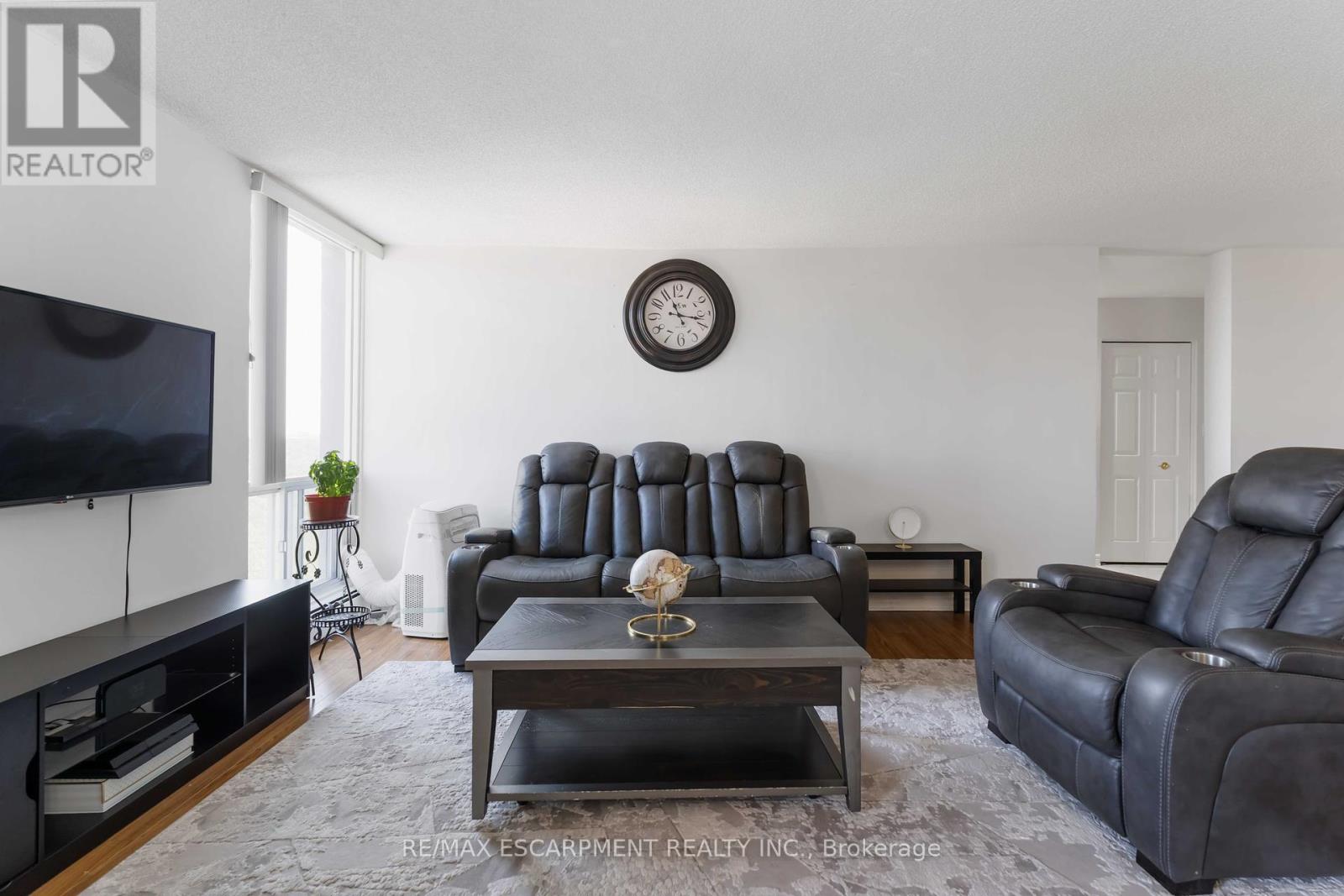Photo 4 of 1004 75 Glenburn Court, Hamilton ON