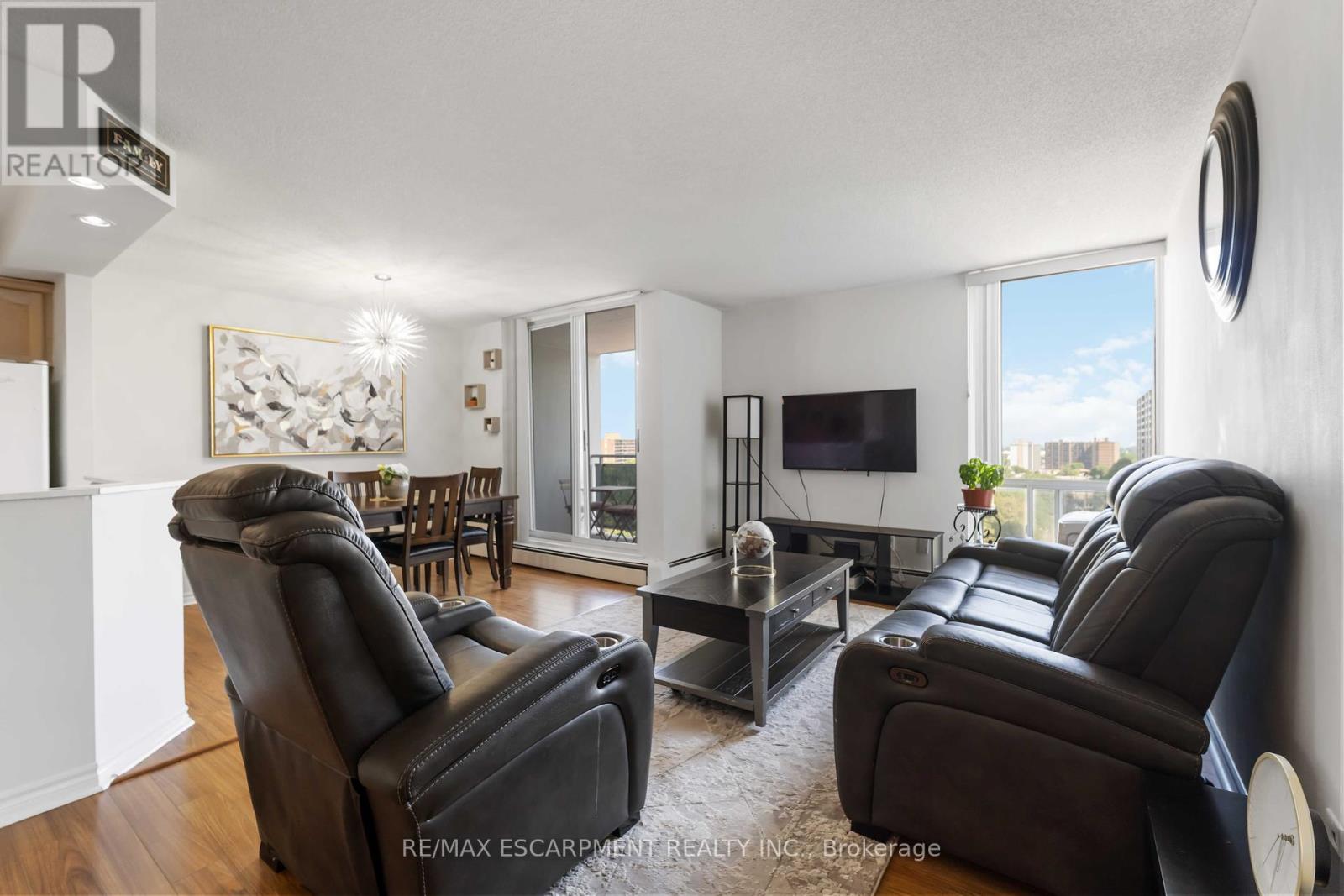 Photo 5 of 1004 75 Glenburn Court, Hamilton ON