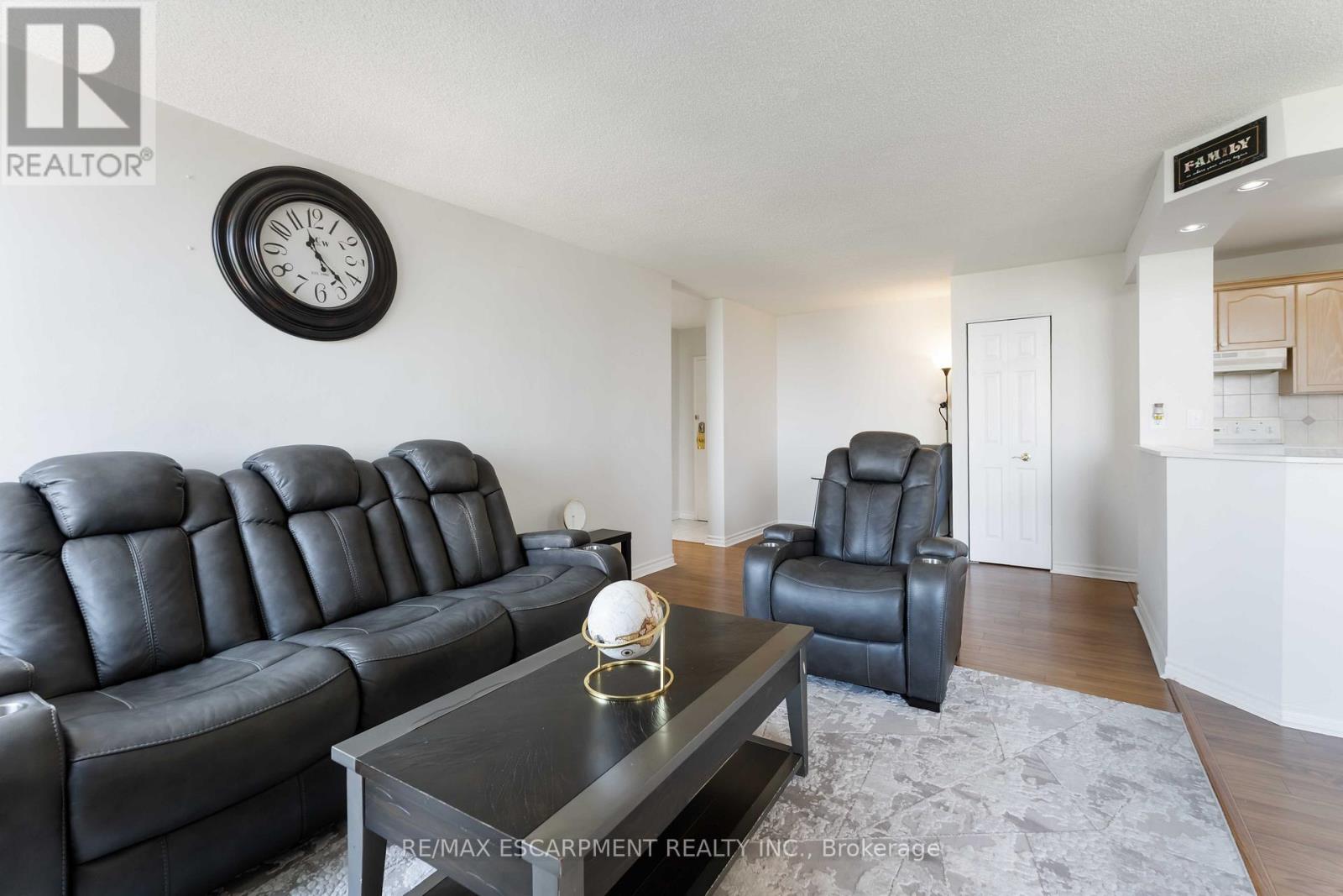 Photo 6 of 1004 75 Glenburn Court, Hamilton ON