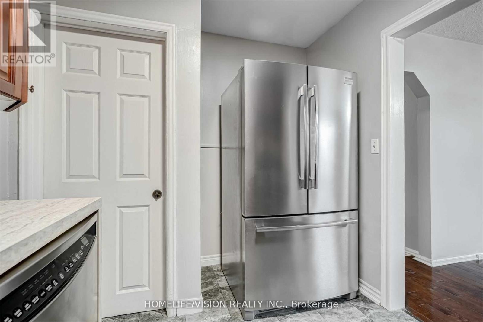 Photo 14 of Main 65 Ellington Drive E, Toronto ON
