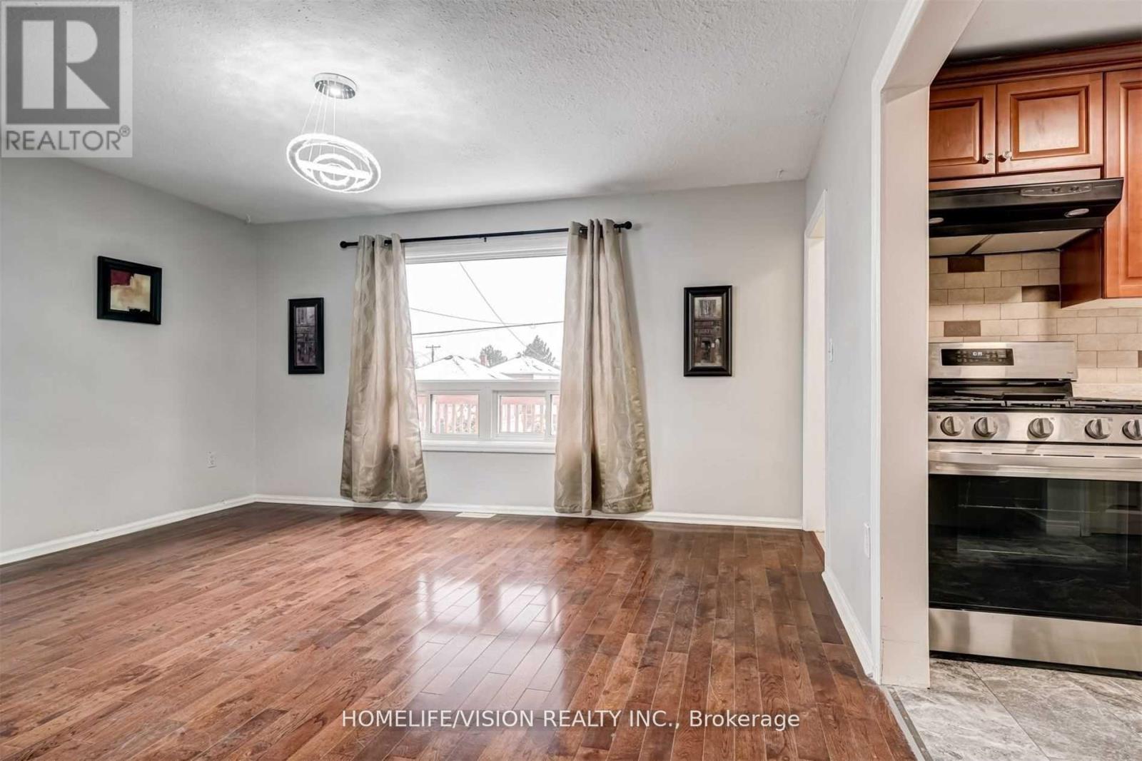 Photo 15 of Main 65 Ellington Drive E, Toronto ON