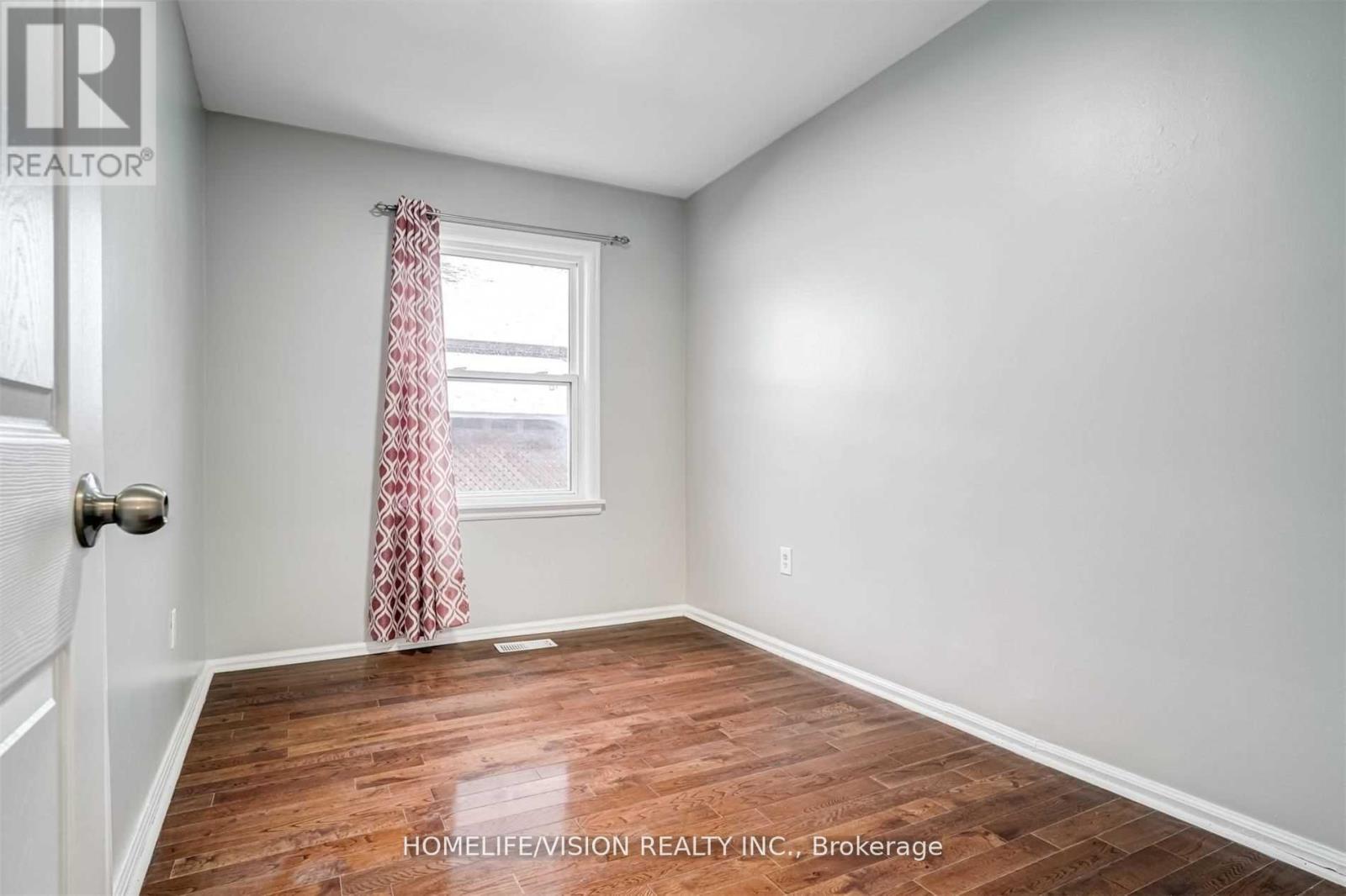 Photo 17 of Main 65 Ellington Drive E, Toronto ON