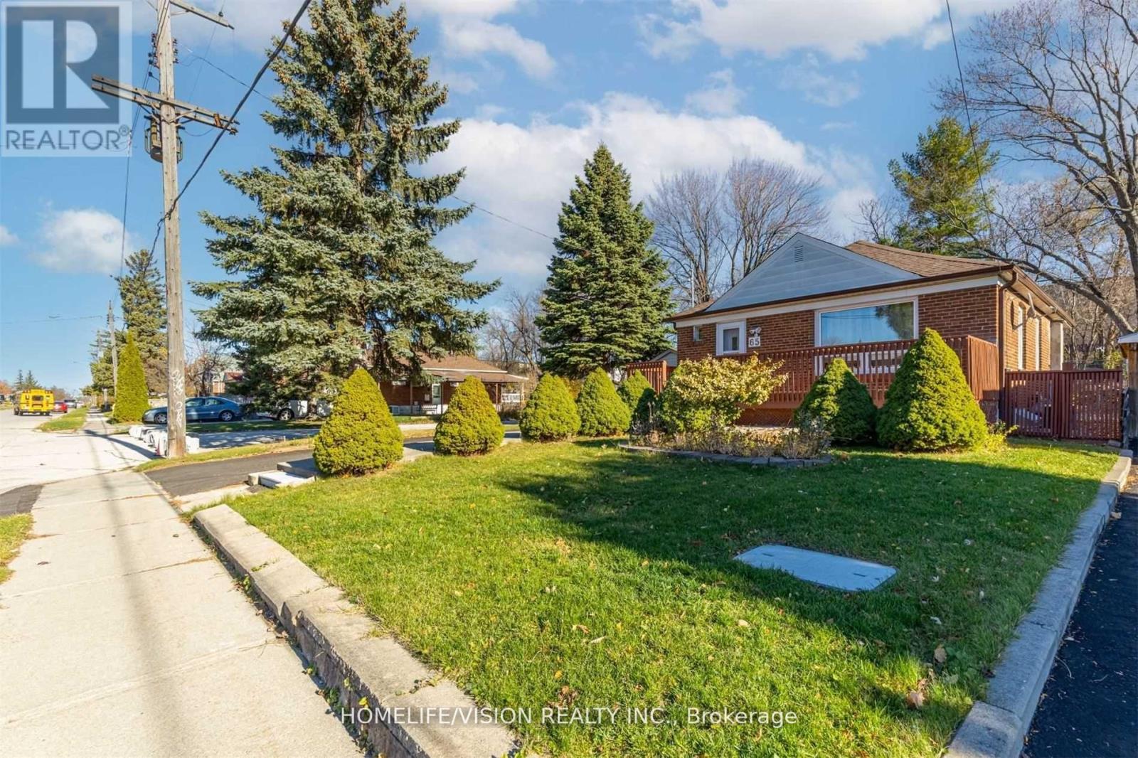 Photo 26 of Main 65 Ellington Drive E, Toronto ON
