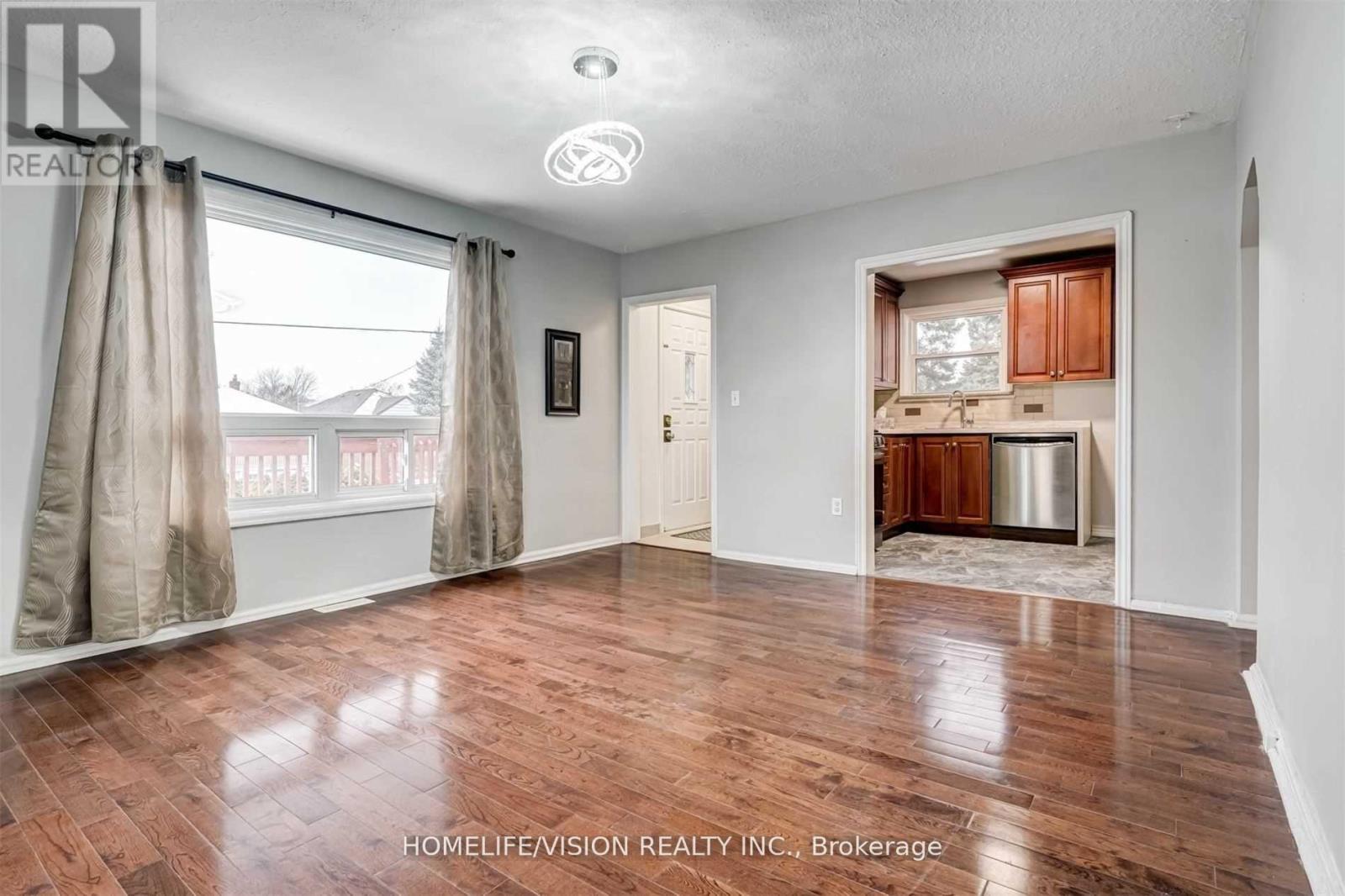 Photo 6 of Main 65 Ellington Drive E, Toronto ON