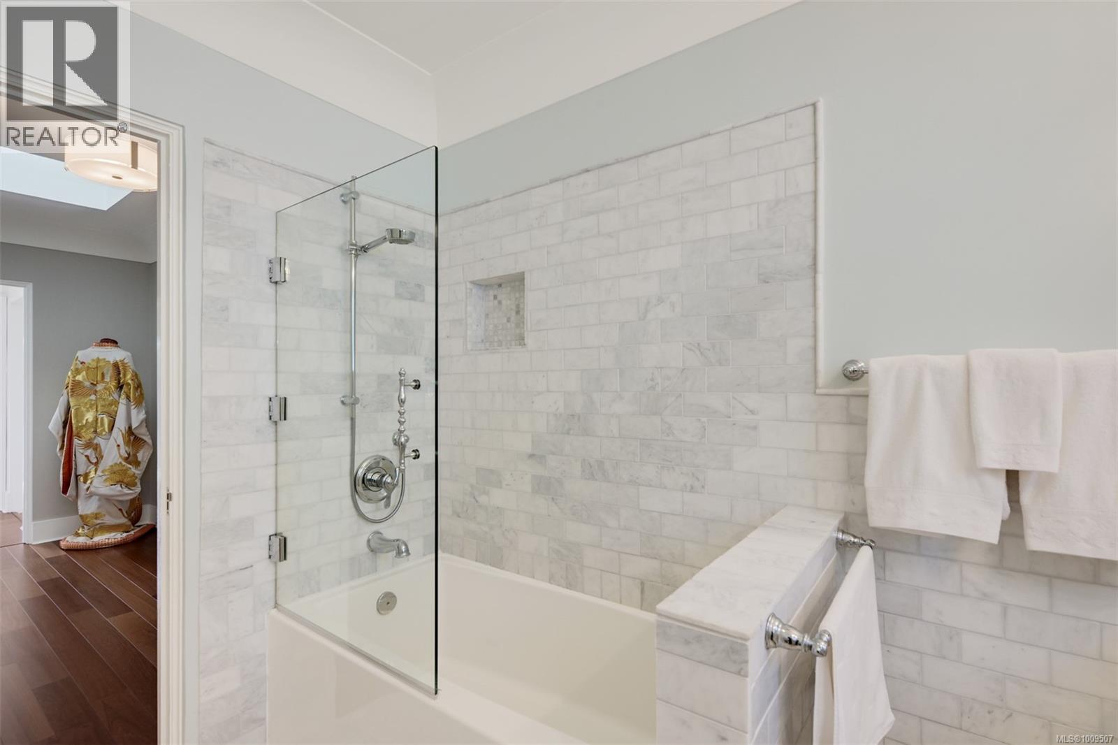 Single Family House Character for Sale in  Despard Ave Victoria 