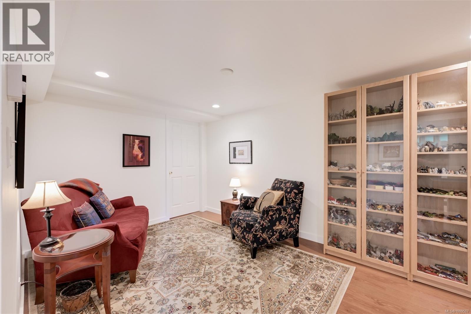 Single Family House Character for Sale in  Despard Ave Victoria 