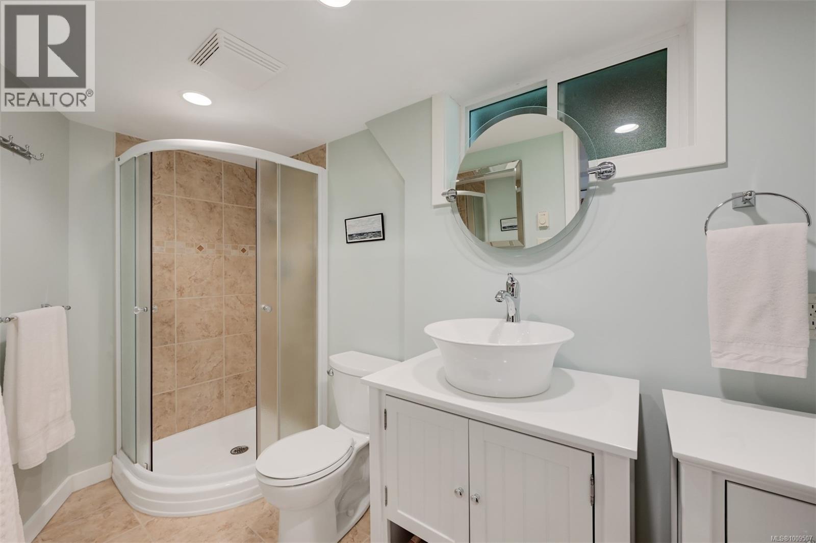 Single Family House Character for Sale in  Despard Ave Victoria 