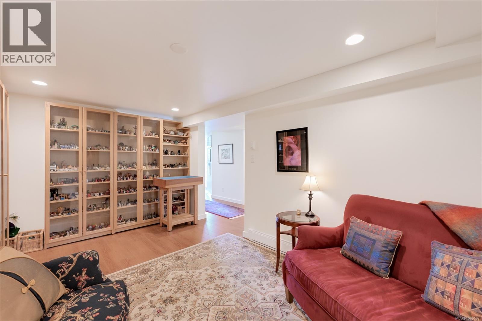 Single Family House Character for Sale in  Despard Ave Victoria 