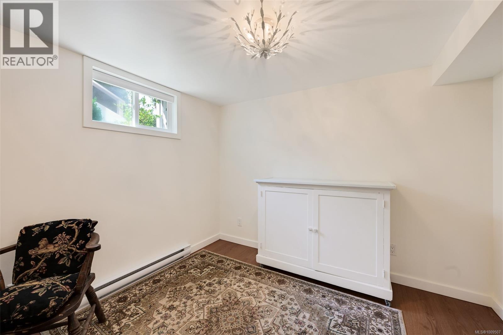 Single Family House Character for Sale in  Despard Ave Victoria 