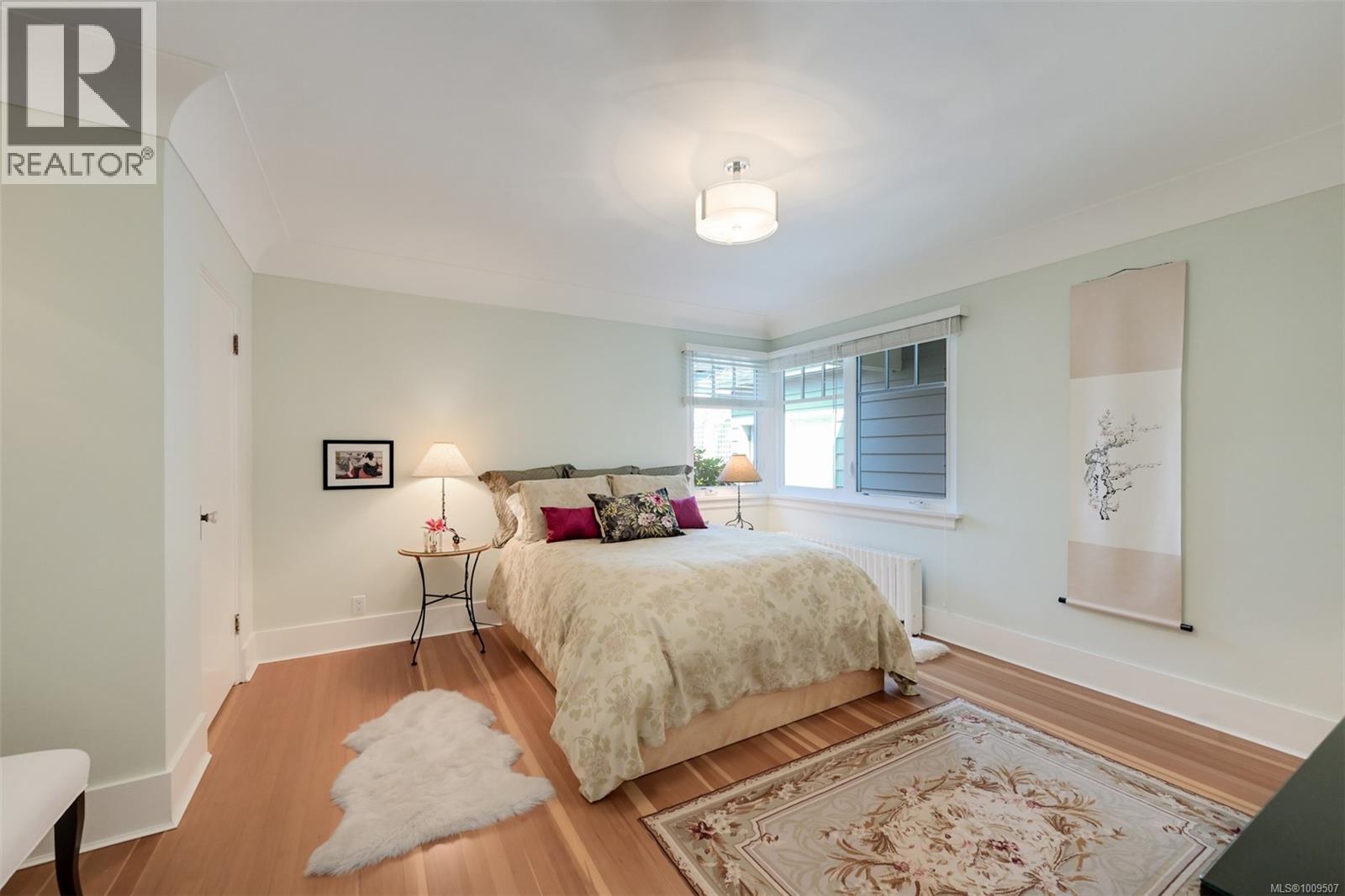 Single Family House Character for Sale in  Despard Ave Victoria 