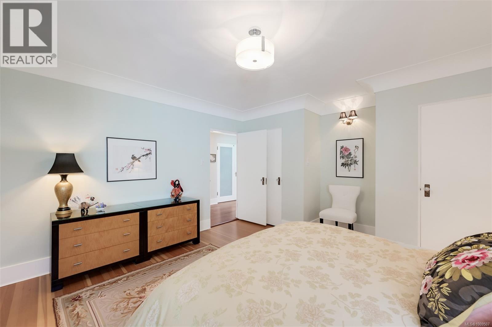 Single Family House Character for Sale in  Despard Ave Victoria 