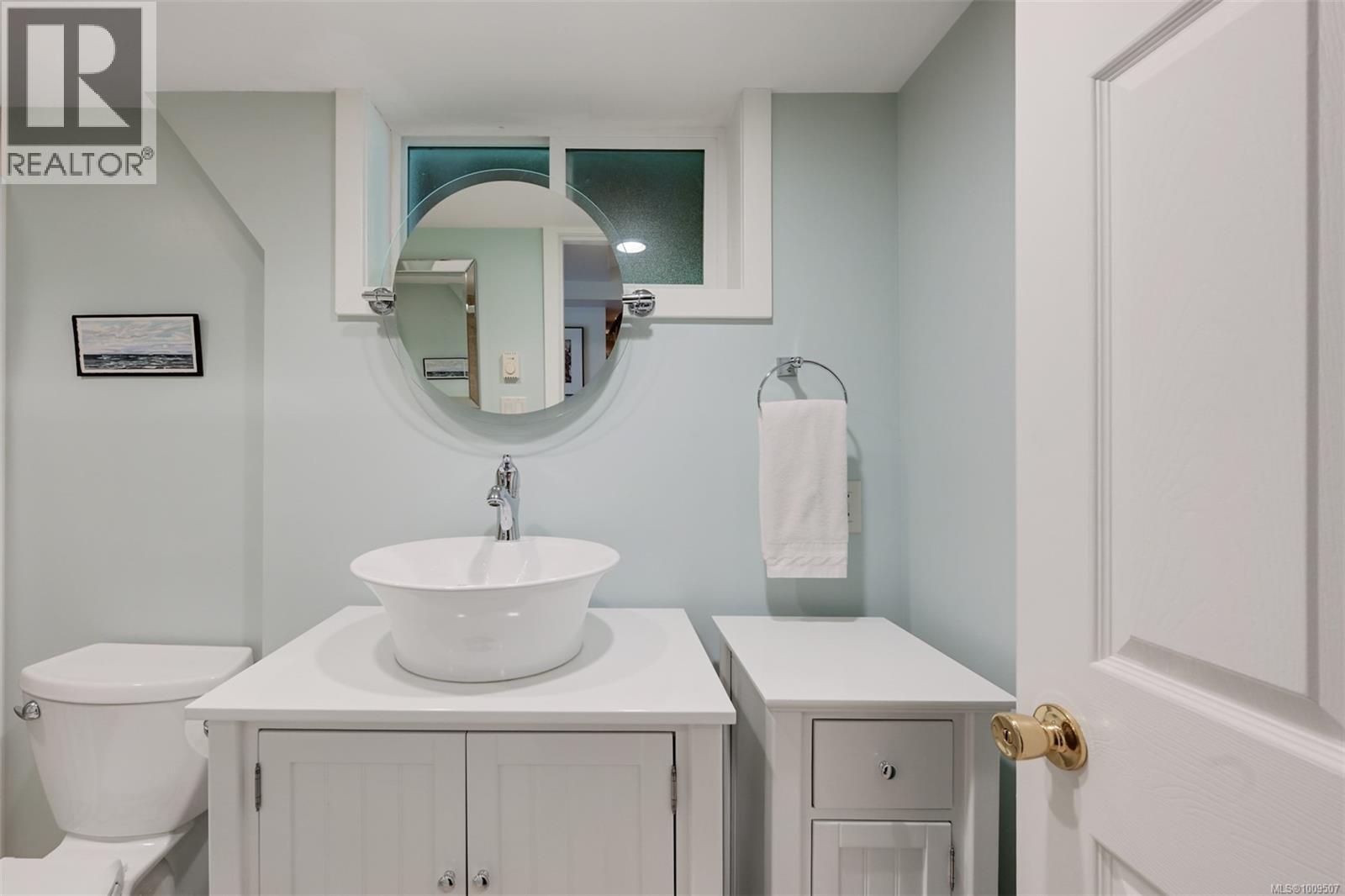 Single Family House Character for Sale in  Despard Ave Victoria 