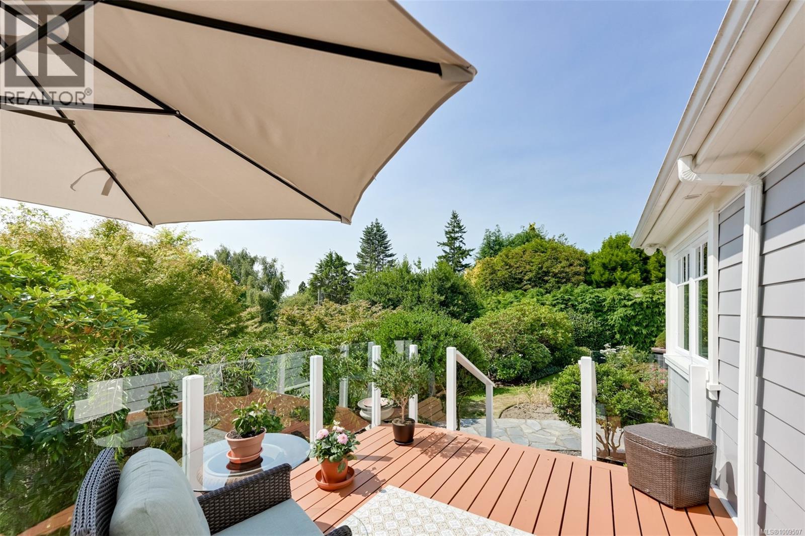 Single Family House Character for Sale in  Despard Ave Victoria 