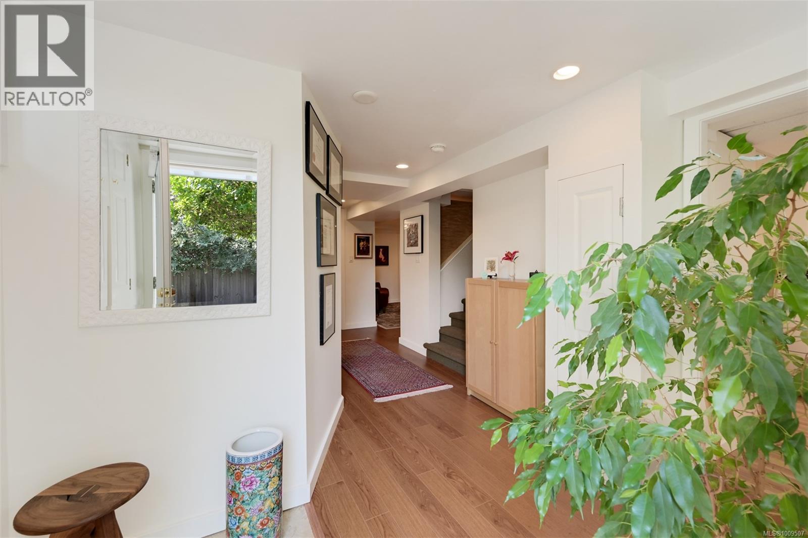 Single Family House Character for Sale in  Despard Ave Victoria 