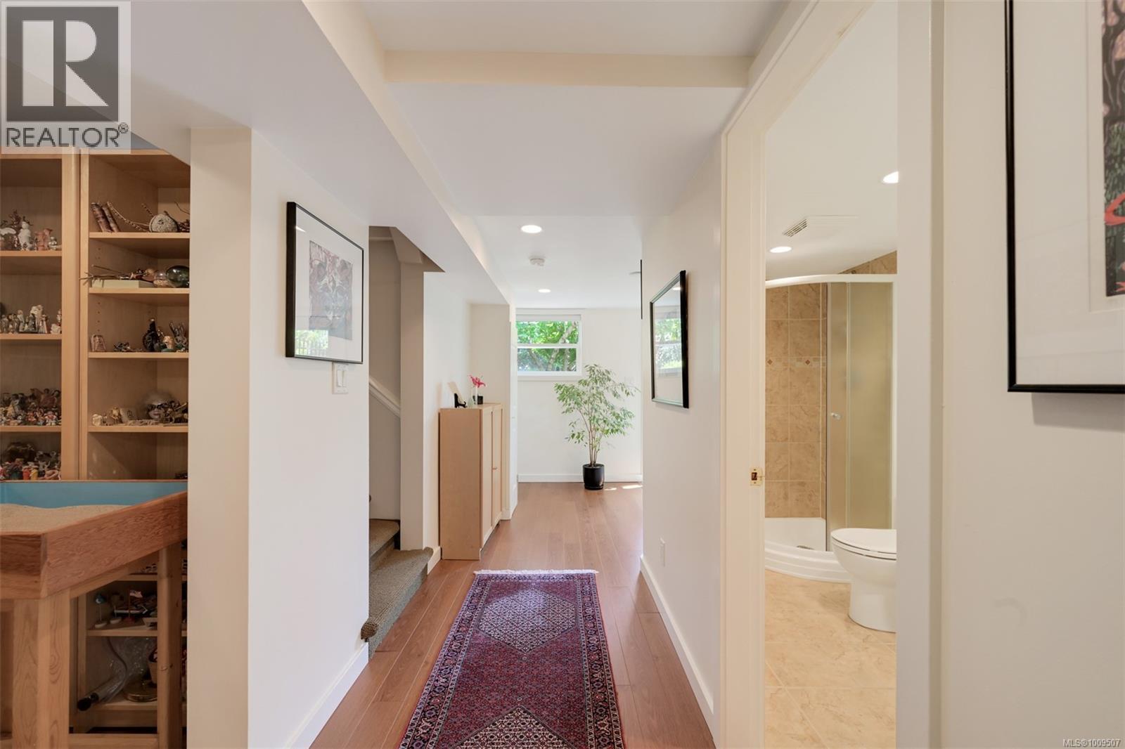 Single Family House Character for Sale in  Despard Ave Victoria 